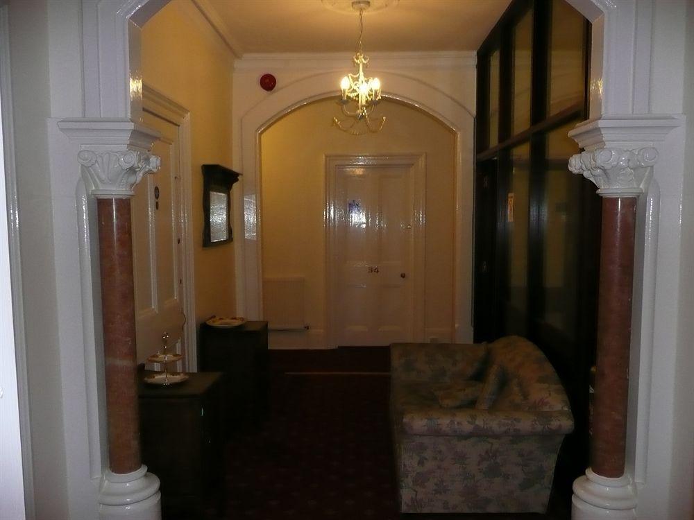 The Lismore Hotel Банбери Экстерьер фото